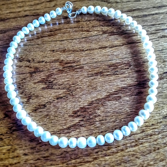 Elegant Freshwater Pearl Necklace on silver metal handcrafted - Picture 2 of 10